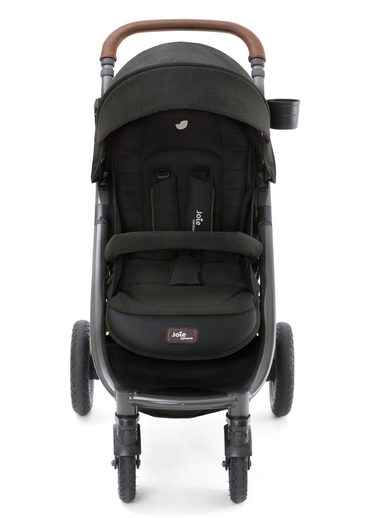 Als das neueste Mitglied der trax-Familie verbindet der Joie Mytrax Buggy Bewährtes mit neuen Features, auf die man nicht mehr verzichten will.