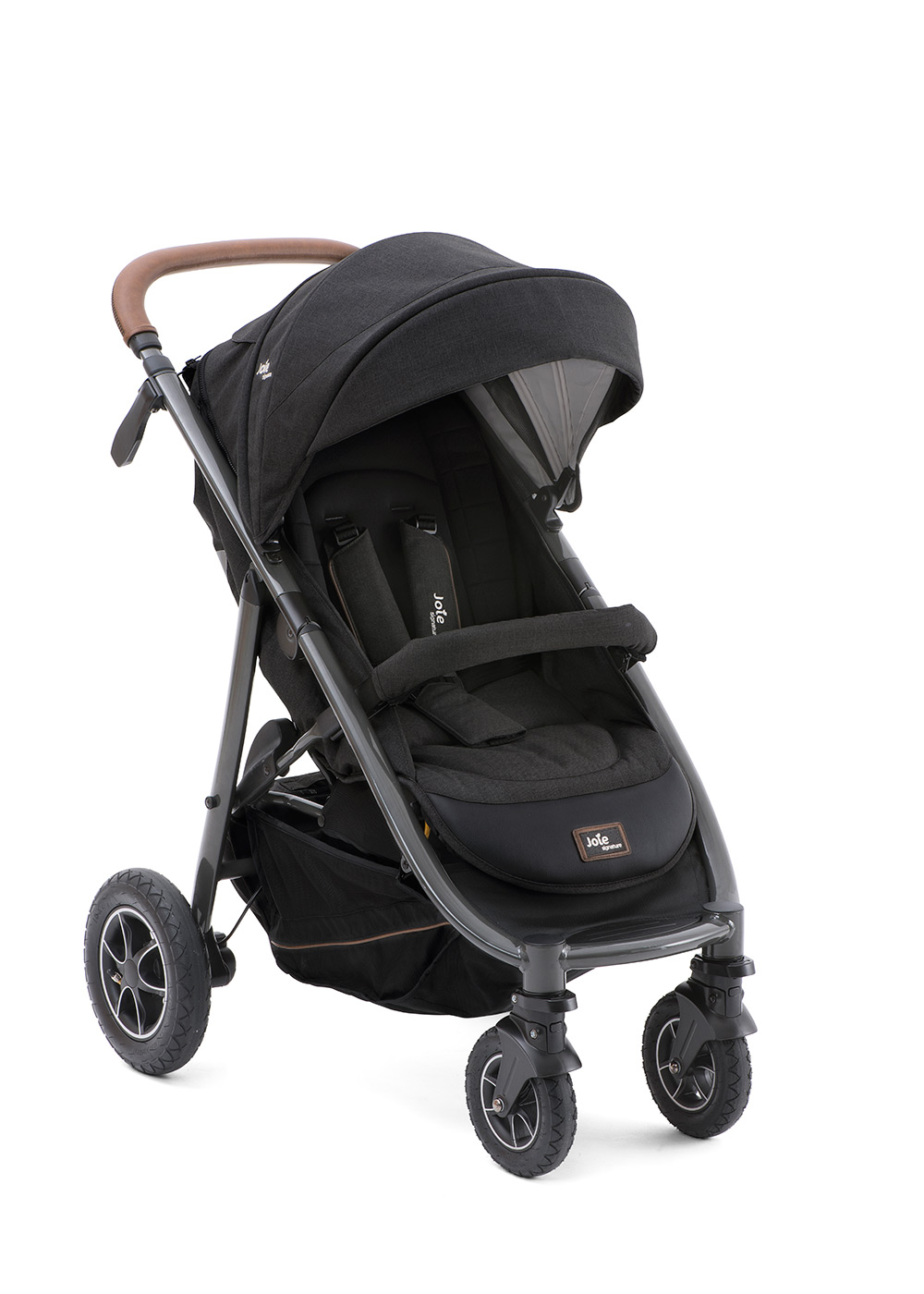 Als das neueste Mitglied der trax-Familie verbindet der Joie Mytrax Buggy Bewährtes mit neuen Features, auf die man nicht mehr verzichten will.